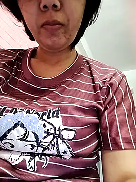 LuxiLuxi18x online show from 11-11-25, 12:16