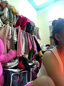 Snapshot of Aghenh chatting on 12-03-25, 11:52 Aghenh online show from 12-03-25, 11:52