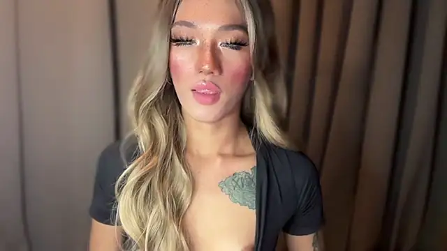 Snapshot of Lust-sluttymira chatting on 10-11-25, 04:44 Lust-sluttymira online show from 10-11-25, 04:44