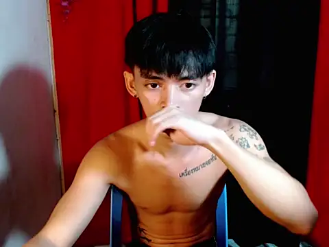 urhunky boy online show from 05-13-26, 02:20