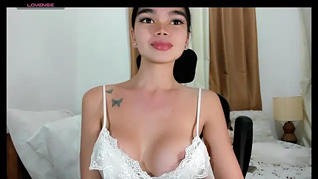 kendall petite18 online show from 06-02-26, 10:50