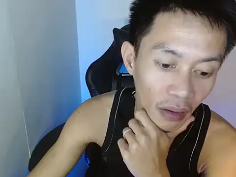 Snapshot of touch_of_alison chatting on 12-04-25, 01:04 touch of alison online show from 12-04-25, 01:04