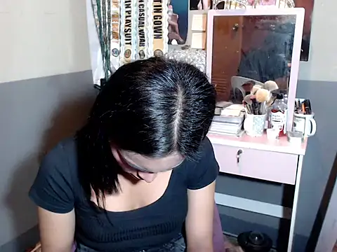 Snapshot of miya_khali chatting on 10-28-25, 05:15 miya khali online show from 10-28-25, 05:15