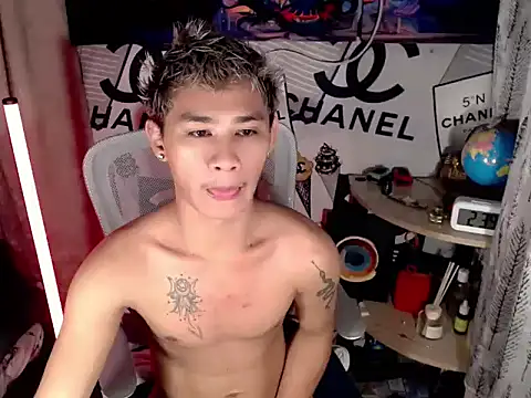 Snapshot of asianhardcock25 chatting on 04-26-26, 06:38 asianhardcock25 online show from 04-26-26, 06:38