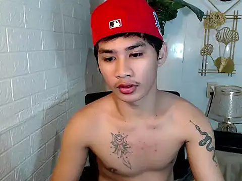 Snapshot of asianhardcock25 chatting on 06-15-26, 01:46 asianhardcock25 online show from 06-15-26, 01:46