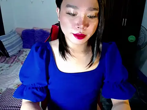 Snapshot of Urassiansweetcummer chatting on 09-23-25, 01:52 Urassiansweetcummer online show from 09-23-25, 01:52