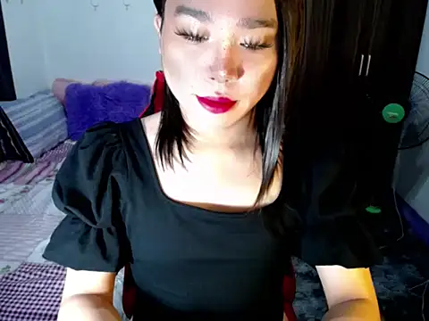 Snapshot of Urassiansweetcummer chatting on 09-27-25, 12:59 Urassiansweetcummer online show from 09-27-25, 12:59