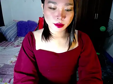 Snapshot of Urassiansweetcummer chatting on 09-30-25, 12:26 Urassiansweetcummer online show from 09-30-25, 12:26