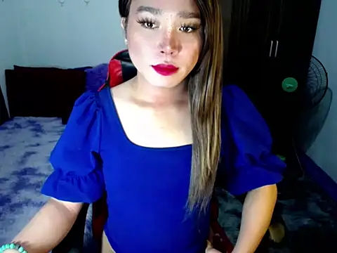 Snapshot of Urassiansweetcummer chatting on 11-18-25, 01:11 Urassiansweetcummer online show from 11-18-25, 01:11