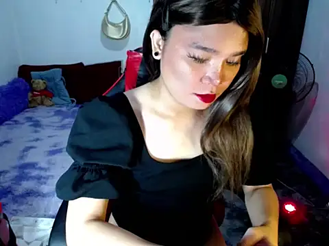 Urassiansweetcummer online show from 03-17-26, 02:49