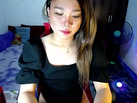 Urassiansweetcummer online show from 03-20-26, 09:41