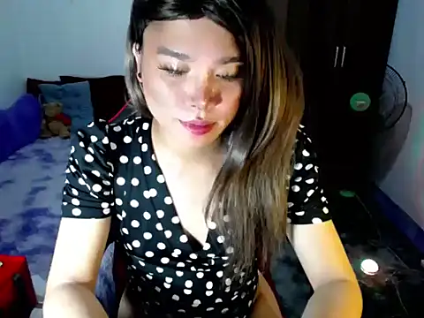 Urassiansweetcummer online show from 03-26-26, 05:35