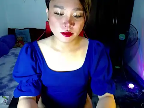 Urassiansweetcummer online show from 04-06-26, 06:03