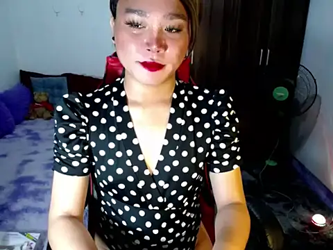 Urassiansweetcummer online show from 04-12-26, 02:49