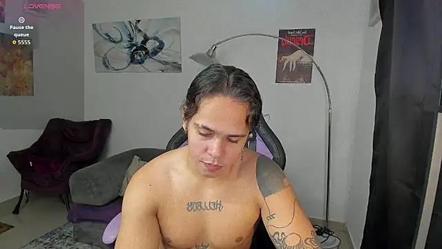 Snapshot of Maximiliano_scoott__ chatting on 05-24-26, 08:03 Maximiliano scoott online show from 05-24-26, 08:03