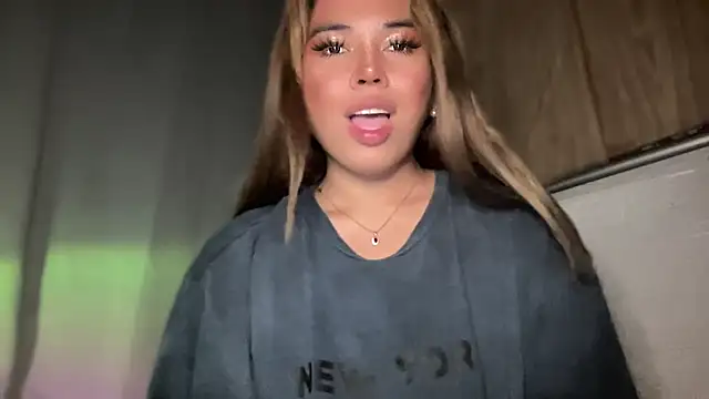 Snapshot of goddessofalltime chatting on 11-23-25, 05:13 goddessofalltime online show from 11-23-25, 05:13