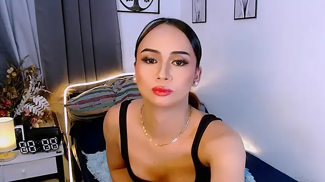 Snapshot of Zialustts chatting on 10-10-25, 04:06 Zialustts online show from 10-10-25, 04:06