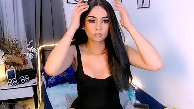 Snapshot of Zialustts chatting on 11-14-25, 03:55 Zialustts online show from 11-14-25, 03:55