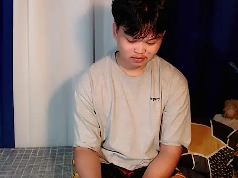 Reynelcock online show from 10-22-25, 04:40