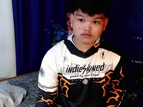 Reynelcock online show from 02-15-26, 06:59