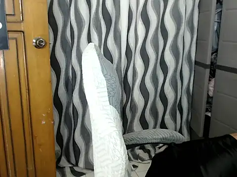 sweetiie caren online show from 04-17-26, 04:04