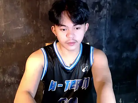 Snapshot of urguy_toshi chatting on 09-20-25, 02:45 urguy toshi online show from 09-20-25, 02:45