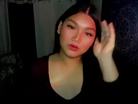 Lou heart online show from 12-21-25, 04:14