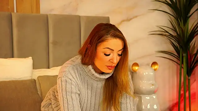 Izabellle02 online show from 12-20-25, 06:09