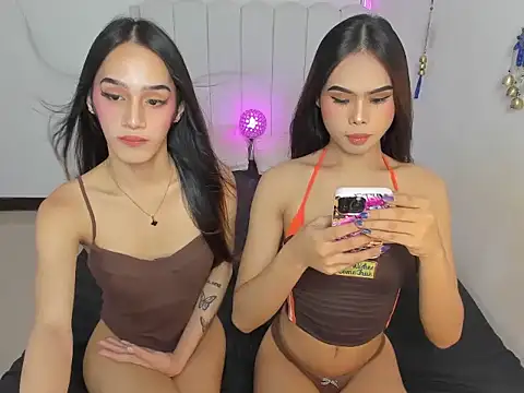 Snapshot of Aliyah_Bucks chatting on 10-11-25, 08:02 Aliyah Bucks online show from 10-11-25, 08:02