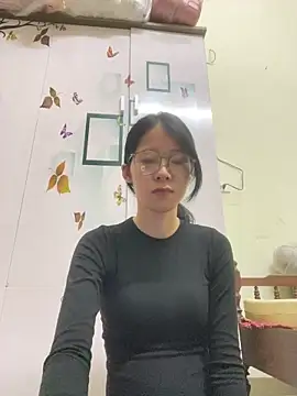 meomeo2k6 online show from 10-25-25, 01:51