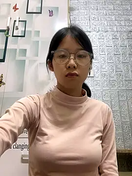 Snapshot of meomeo2k6 chatting on 12-17-25, 02:01 meomeo2k6 online show from 12-17-25, 02:01