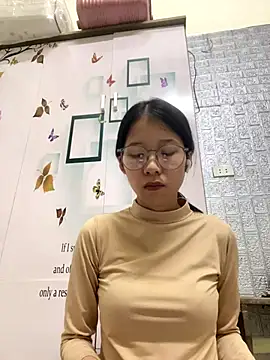 Snapshot of meomeo2k6 chatting on 12-19-25, 02:46 meomeo2k6 online show from 12-19-25, 02:46