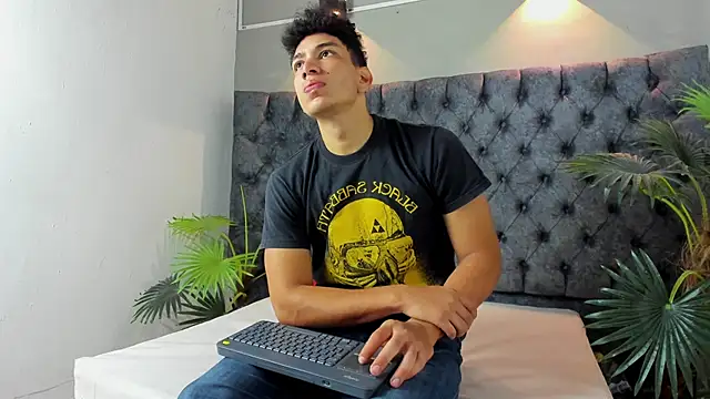 ALAN REDINGER online show from 11-24-25, 01:11