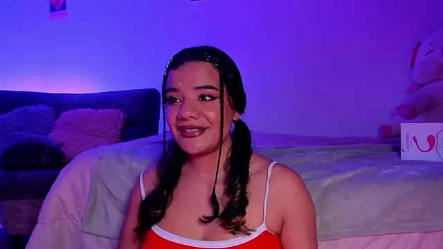 Shophie thoopson online show from 03-28-26, 05:18