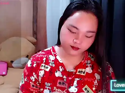 Snapshot of _Lylia chatting on 07-17-26, 10:22 Lylia online show from 07-17-26, 10:22