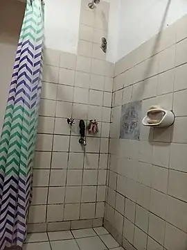 Snapshot of aphrodite_sexy chatting on 12-21-25, 04:14 aphrodite sexy online show from 12-21-25, 04:14