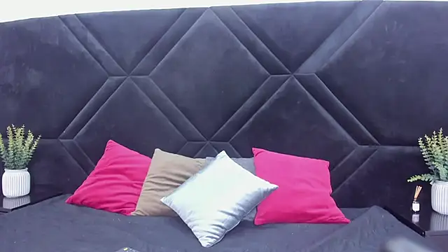 Dantzel  online show from 03-17-26, 07:17