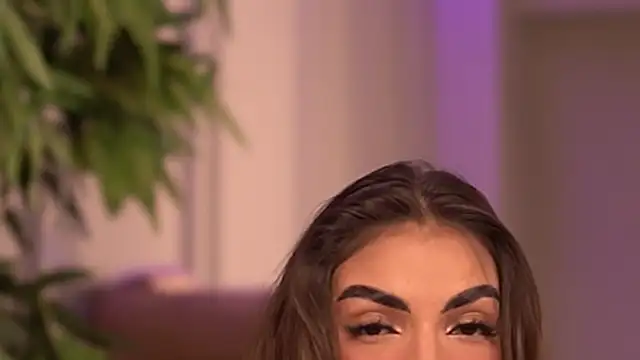 Snapshot of KendalJolly chatting on 09-17-25, 06:09 KendalJolly online show from 09-17-25, 06:09