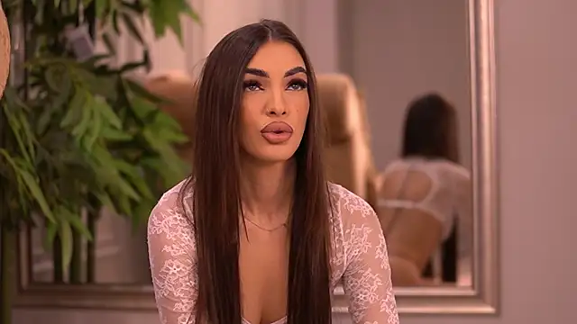 Snapshot of KendalJolly chatting on 10-28-25, 07:34 KendalJolly online show from 10-28-25, 07:34