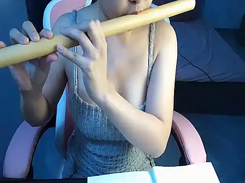 Snapshot of Ori-Yannie chatting on 10-31-25, 06:14 Ori-Yannie online show from 10-31-25, 06:14