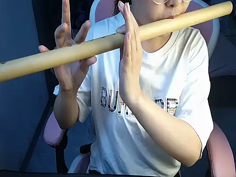 Snapshot of Ori-Yannie chatting on 11-12-25, 06:47 Ori-Yannie online show from 11-12-25, 06:47