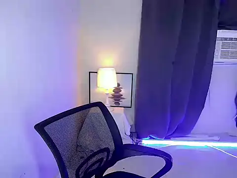 Snapshot of Filipina_milker chatting on 10-12-25, 01:43 Filipina milker online show from 10-12-25, 01:43