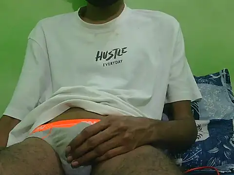 rockyy23boy online show from 12-17-25, 03:45