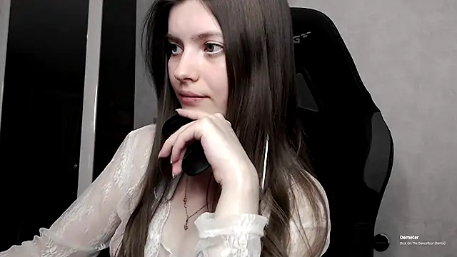 Snapshot of cute_elfy_ chatting on 09-11-25, 05:02 cute elfy online show from 09-11-25, 05:02