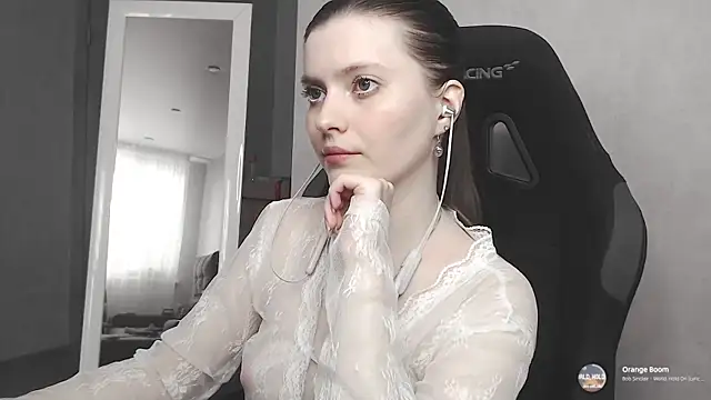 Snapshot of cute_elfy_ chatting on 09-26-25, 02:10 cute elfy online show from 09-26-25, 02:10