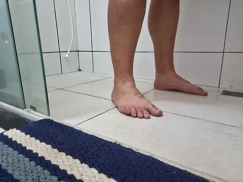 Snapshot of BathToys chatting on 09-15-25, 01:22 BathToys online show from 09-15-25, 01:22