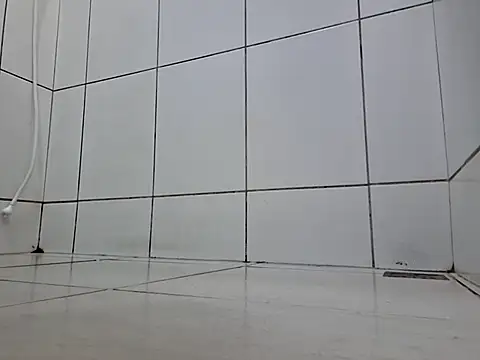 Snapshot of BathToys chatting on 09-23-25, 01:58 BathToys online show from 09-23-25, 01:58