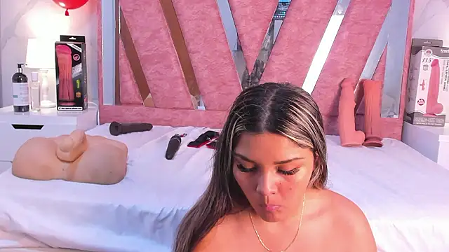 Wonderkloe  online show from 02-23-26, 01:36