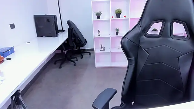 Snapshot of megan_bigboobs_ chatting on 10-25-25, 11:29 megan bigboobs online show from 10-25-25, 11:29