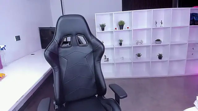 Snapshot of megan_bigboobs_ chatting on 10-29-25, 11:01 megan bigboobs online show from 10-29-25, 11:01